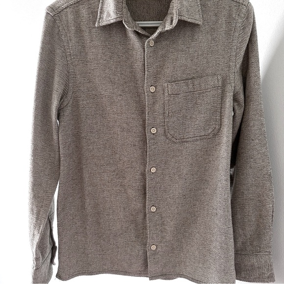 Button-Up Shirt - Picture 9 of 9